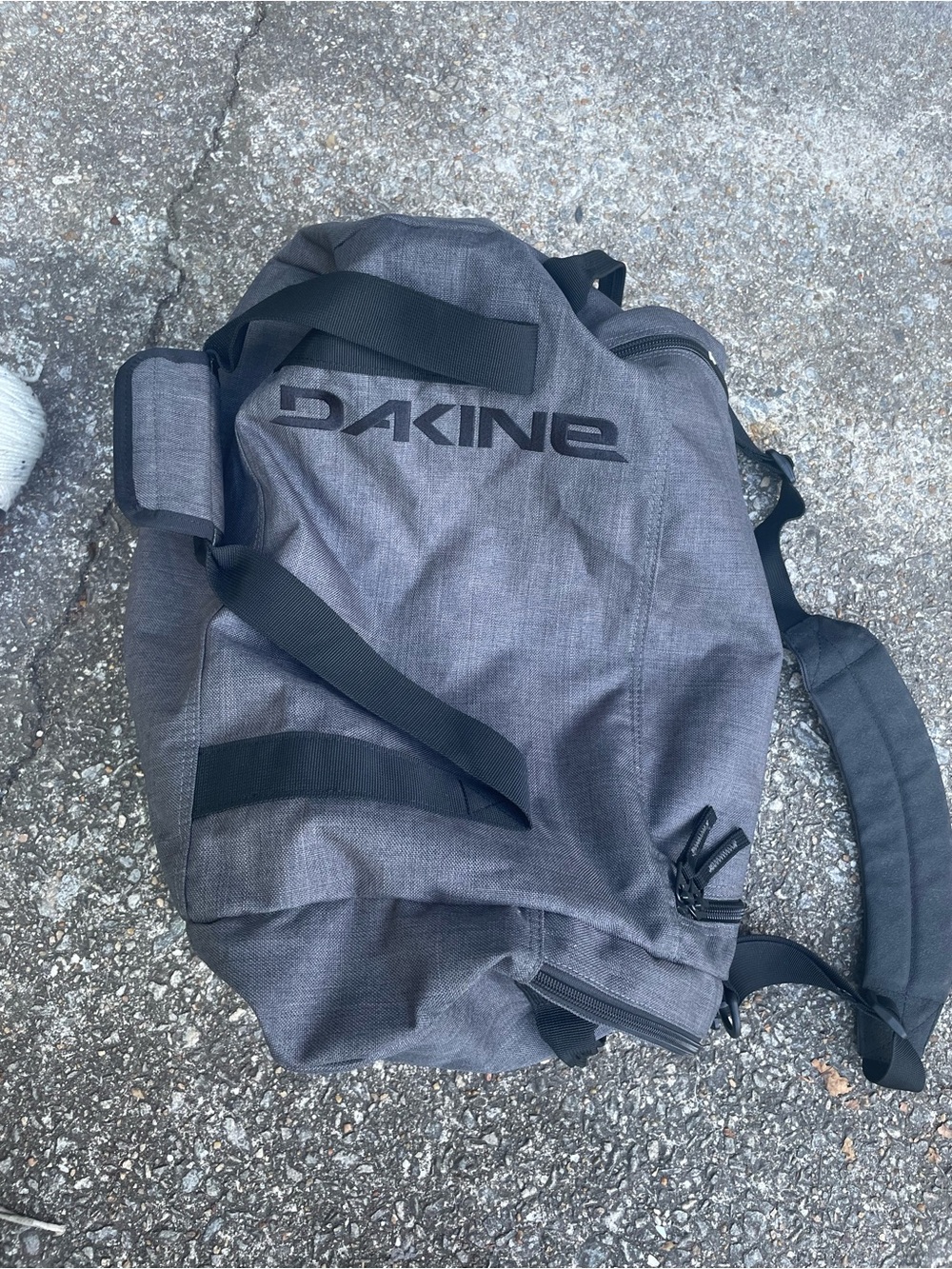 Dakine Men's Gray Travel Duffel with Black Straps